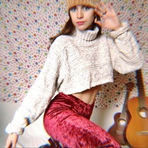 Cropped Turtleneck